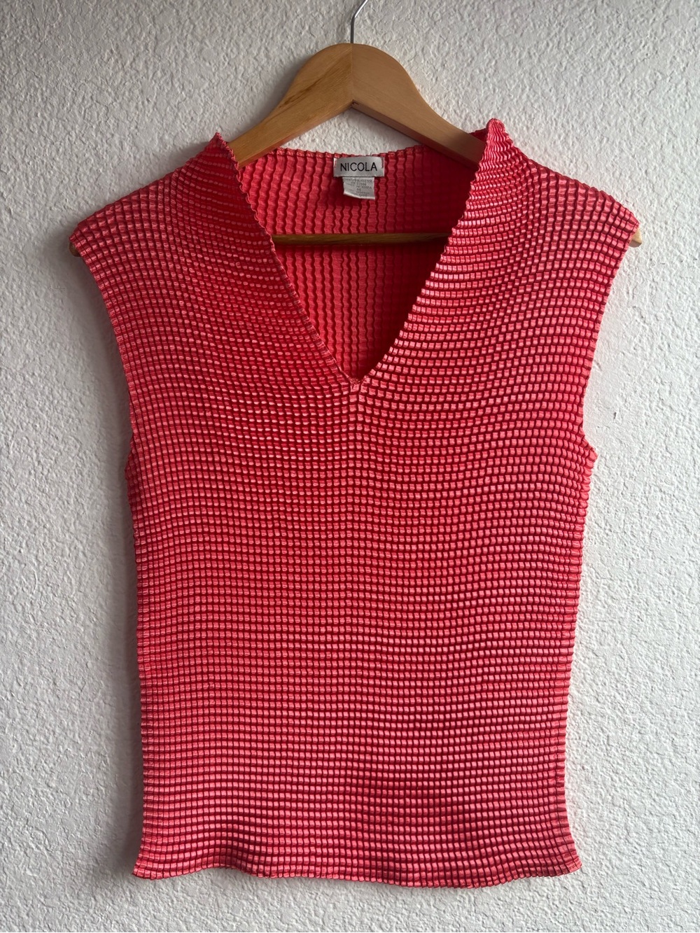 Y2K NICOLA Pink Textured V Neck Sleeveless Tank Top Womens Size Medium Vintage